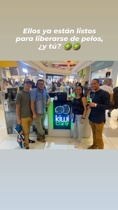 Foto real de Esteban R. con Kiwi Care